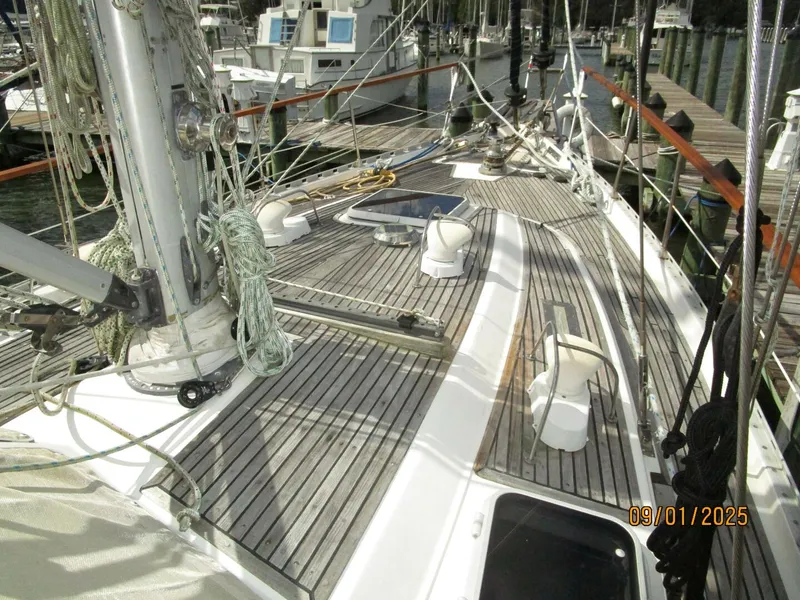 Slide: The Image of 40' Nauticat foredeck2 - 5626013