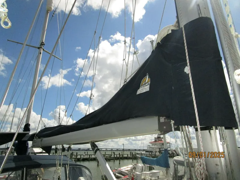 Slide: The Image of 40' Nauticat mainsail stack pack1 - 5626029