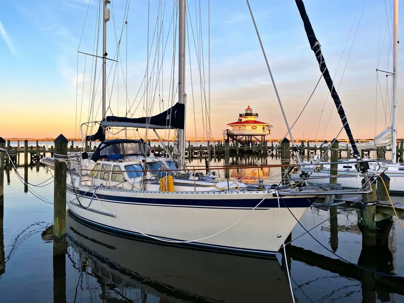 Slide: The Image of 40' Nauticat starboard forward profile1 - 5626070