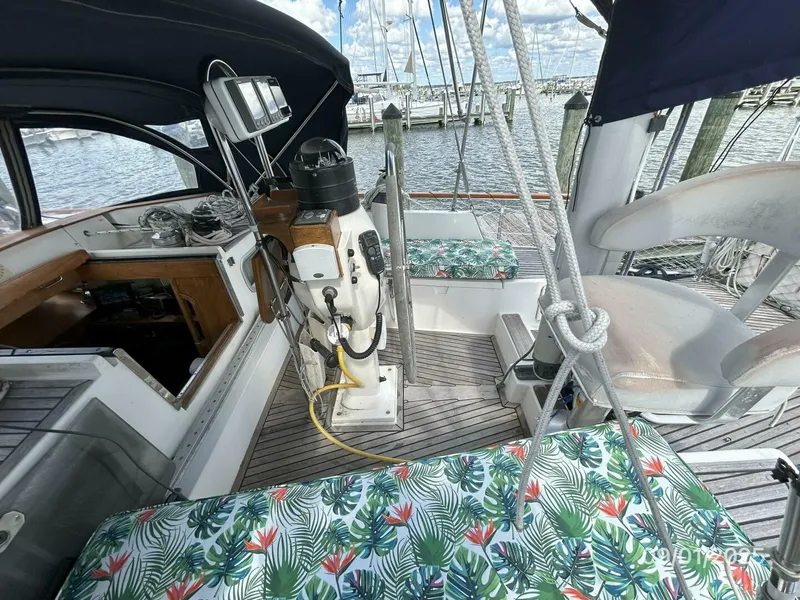 Slide: The Image of 40' Nauticat cockpit starboard - 5626006