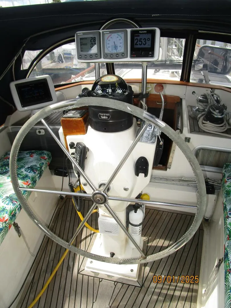 Slide: The Image of 40' Nauticat cockpit helm - 5626000