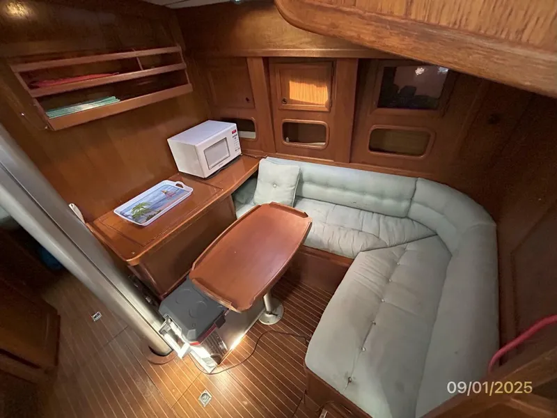 Slide: The Image of 40' Nauticat dinette1 - 5626007