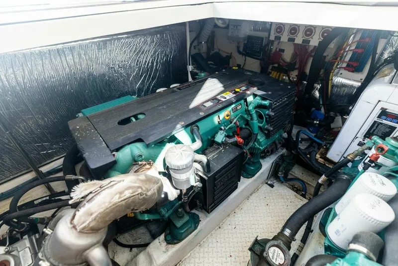 Slide: The Image of 2007 Cruisers 390 Express Cruiser 'Bay Burns' - 5626745