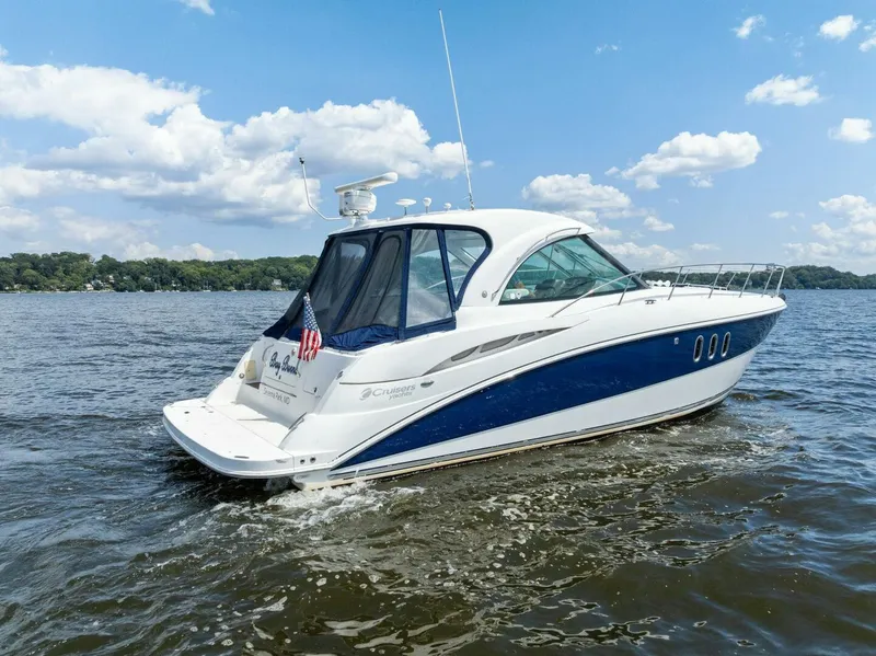 Slide: The Image of 2007 Cruisers 390 Express Cruiser 'Bay Burns' - 5626760