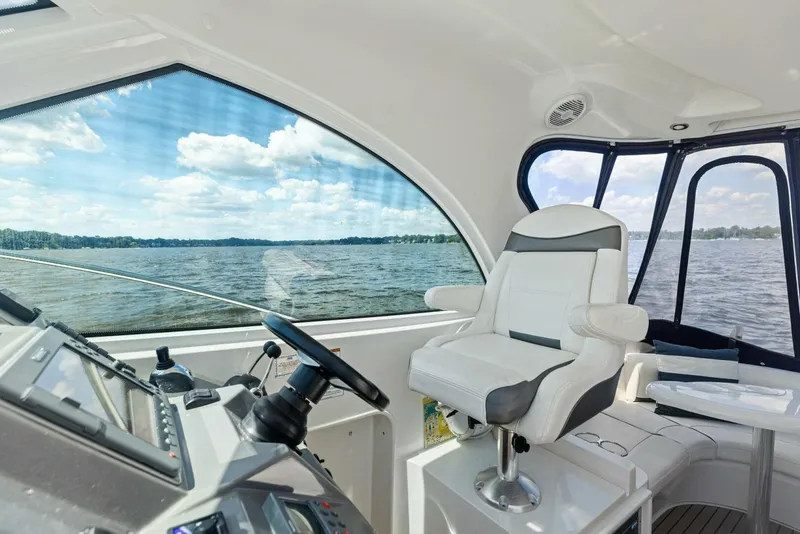 Slide: The Image of 2007 Cruisers 390 Express Cruiser 'Bay Burns' - 5626711