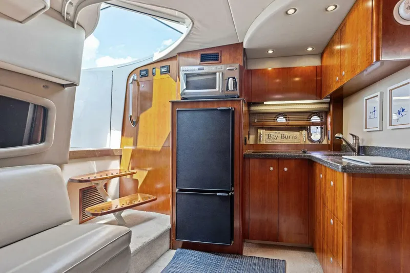 Slide: The Image of 2007 Cruisers 390 Express Cruiser 'Bay Burns' - 5626719