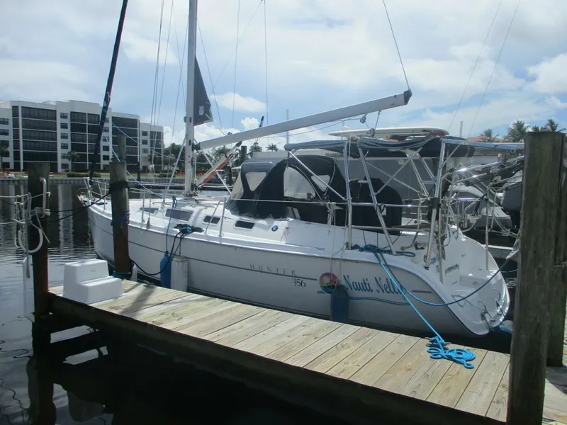 The Image of Hunter 35 2003 - 5638918