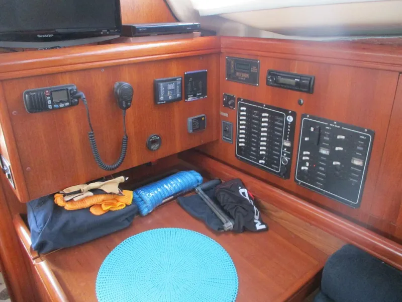 Slide: The Image of Hunter 35 2003 - 5638928