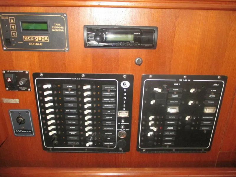 Slide: The Image of Hunter 35 2003 - 5638946