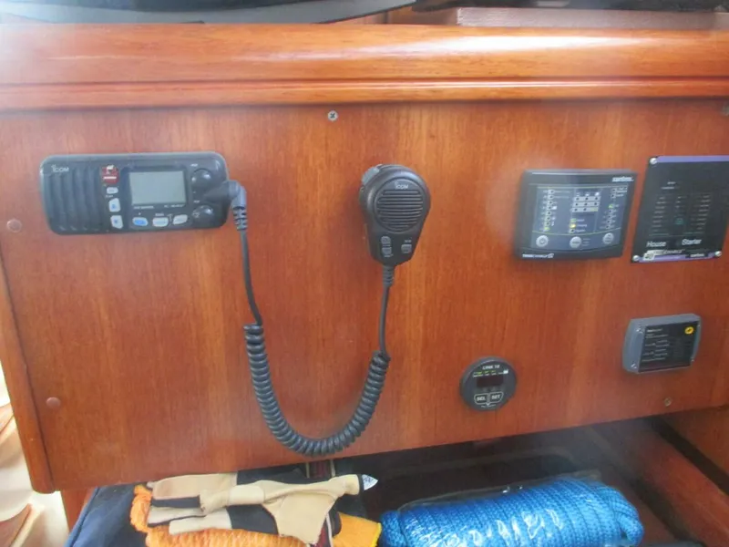 Slide: The Image of Hunter 35 2003 - 5638947