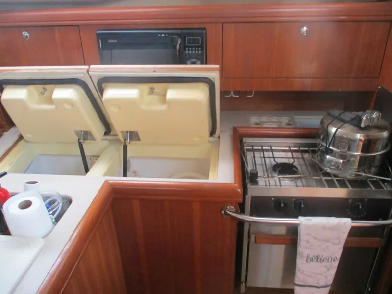 Slide: The Image of Hunter 35 2003 - 5638927