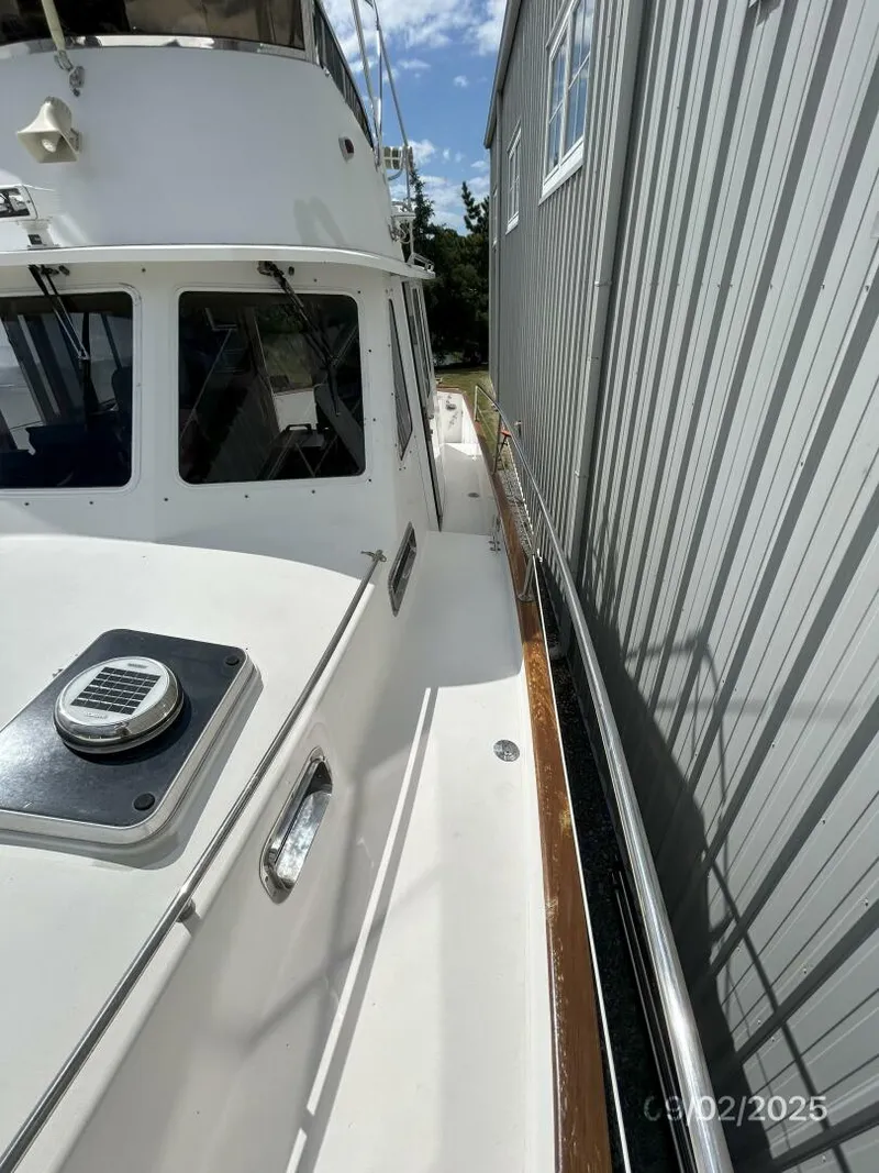 Slide: The Image of 40' Legacy port side deck1 - 5629747