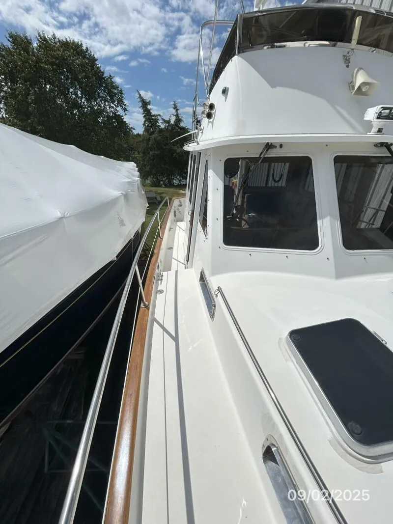 Slide: The Image of 40' Legacy starboard side deck1 - 5630032