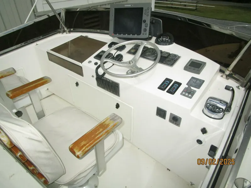 Slide: The Image of 40' Legacy flybridge helm1 - 5629561