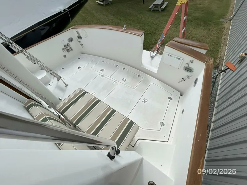 Slide: The Image of 40' Legacy cockpit2 - 5629546