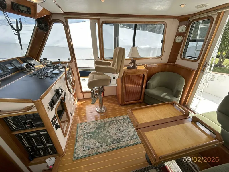 Slide: The Image of 40' Legacy salon starboard - 5629999