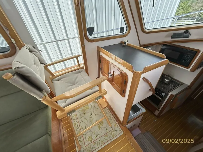 Slide: The Image of 40' Legacy salon port forward - 5629980