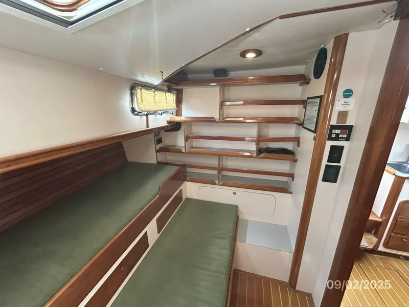 Slide: The Image of 40' Legacy guest stateroom forward - 5629590