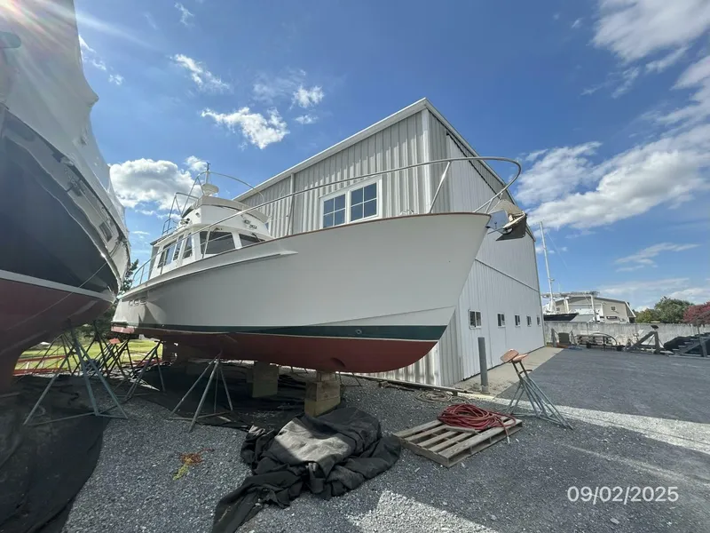 Slide: The Image of 40' Legacy starboard forward profile - 5630022