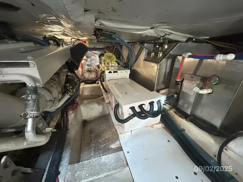 Slide: The Image of 40' Legacy engine room starboard forward - 5629555