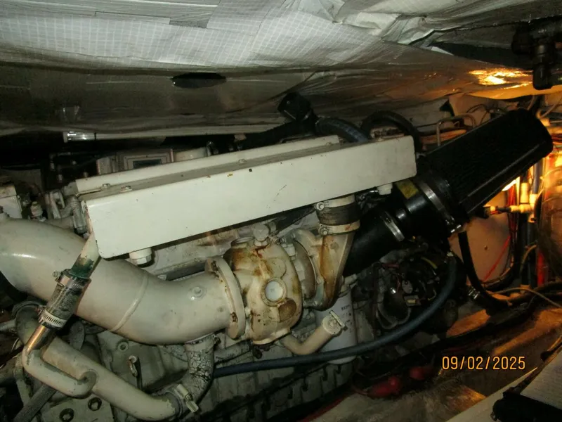 Slide: The Image of 40' Legacy main engine2 - 5629679