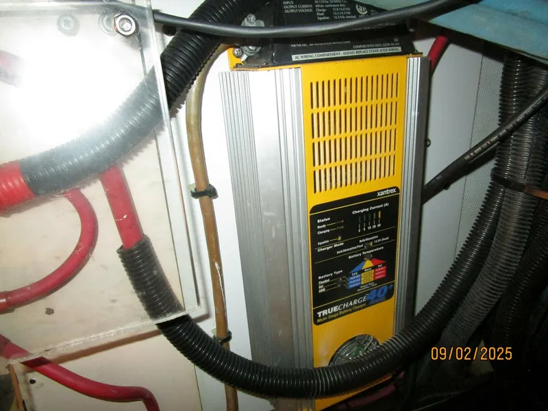 Slide: The Image of 40' Legacy battery charger - 5629539