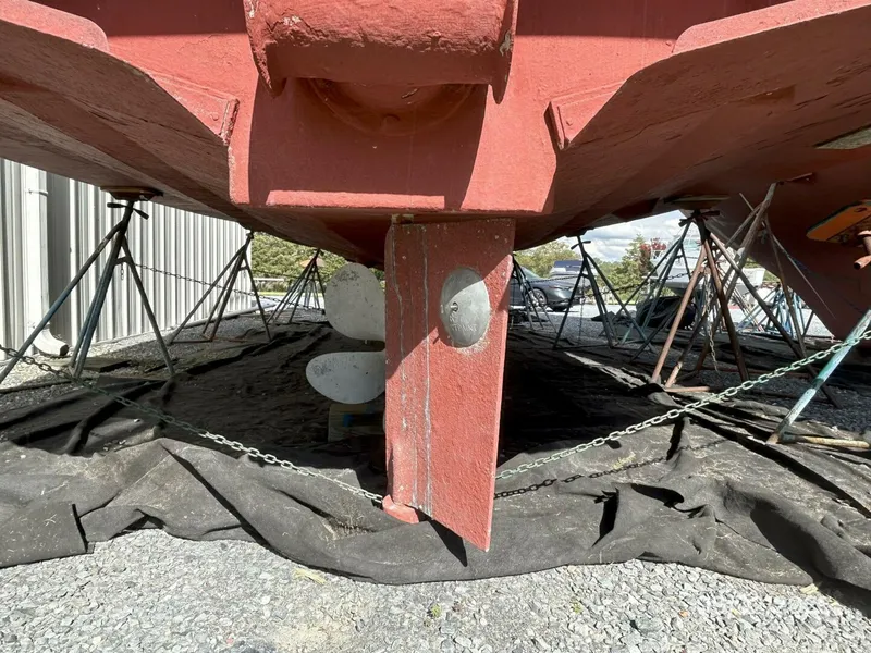 Slide: The Image of 40' Legacy hull bottom aft - 5629600