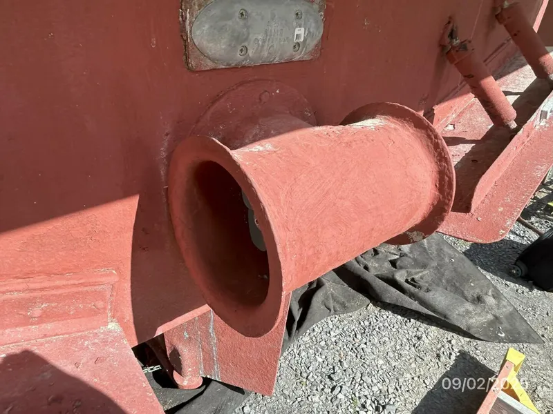 Slide: The Image of 40' Legacy stern thruster - 5630035