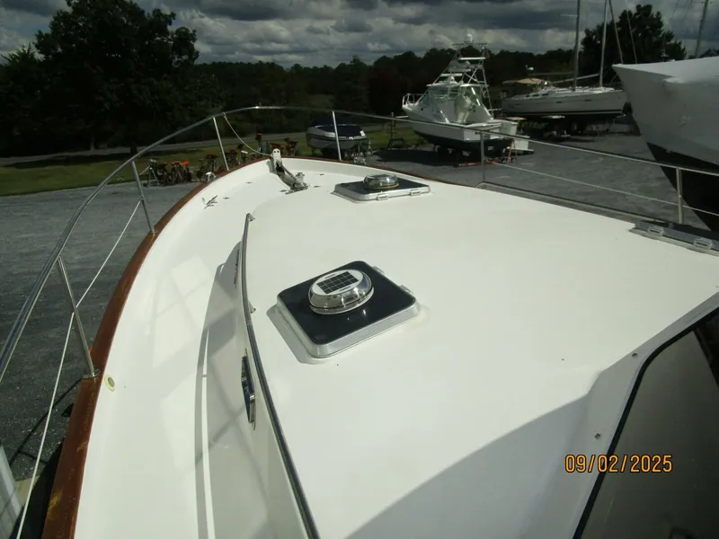 Slide: The Image of 40' Legacy foredeck1 - 5629571