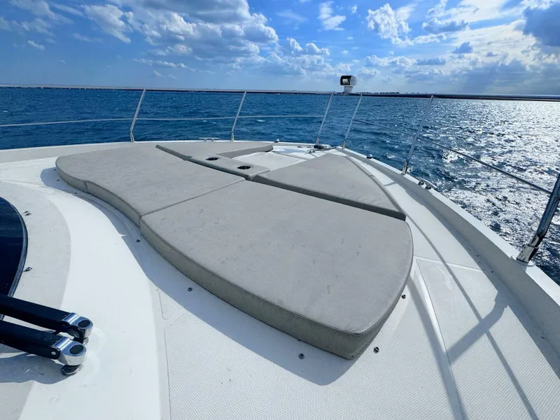 Slide: The Image of Carver 43 Coupe 2018 - 5628713