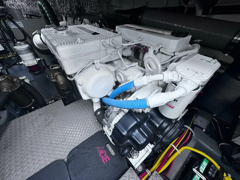 Slide: The Image of Carver 43 Coupe 2018 - 5628747