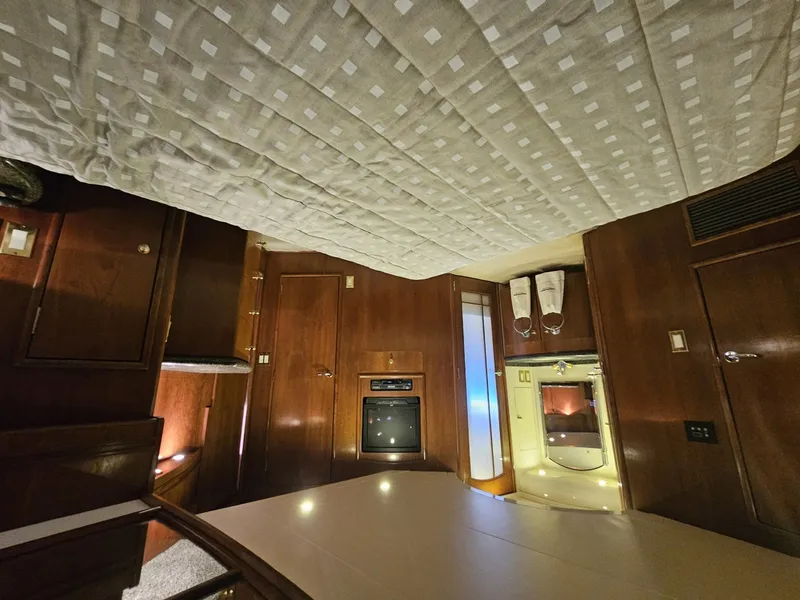 Slide: The Image of Carver Yachts 530 Voyager 1999 - 6053038