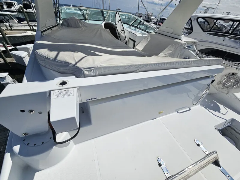 Slide: The Image of Carver Yachts 530 Voyager 1999 - 6053046