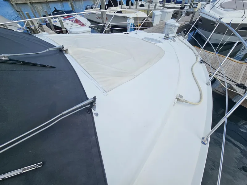 Slide: The Image of Carver Yachts 530 Voyager 1999 - 6053054