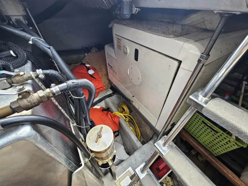 Slide: The Image of Carver Yachts 530 Voyager 1999 - 6053057