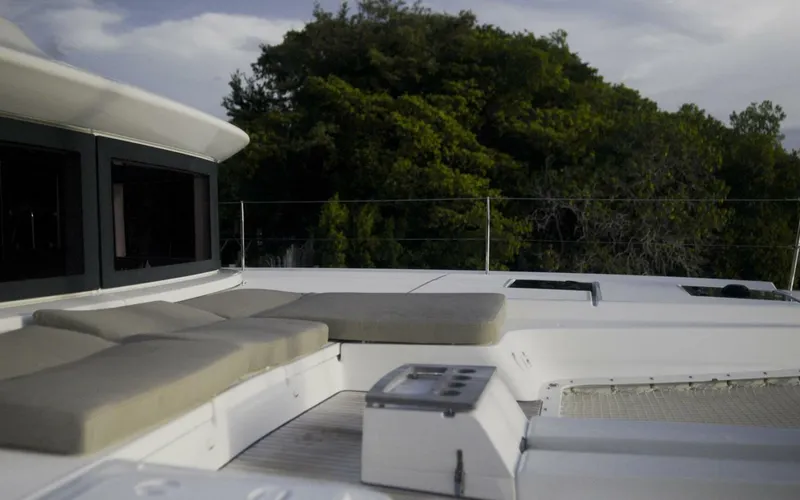 Slide: The Image of Lagoon 51 2024 - 5630939