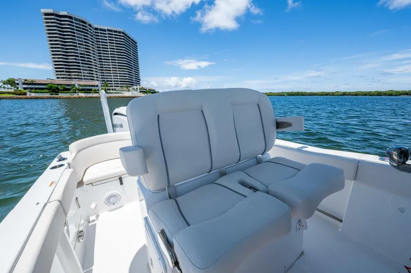 Slide: The Image of Sea Hunt 239 SE 2024 - 5629121