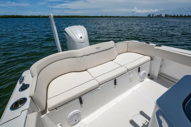 Slide: The Image of Sea Hunt 239 SE 2024 - 5629069