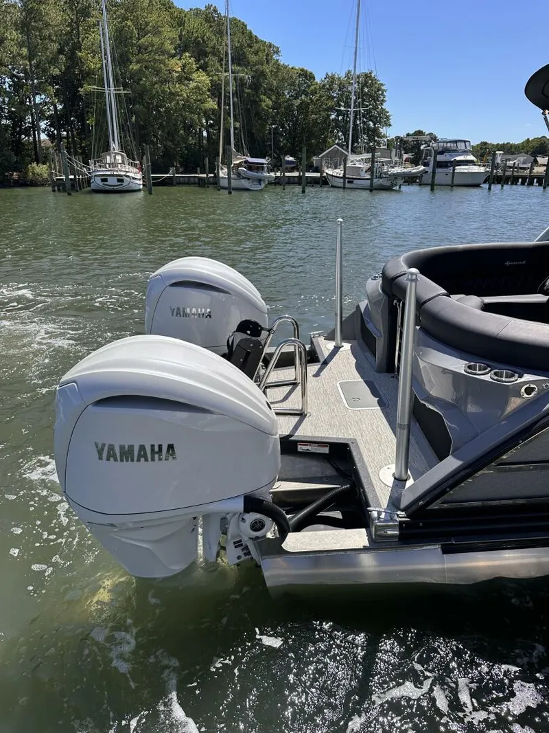 Slide: The Image of Bennington 27QXFBWAT2 2025 - 5631795