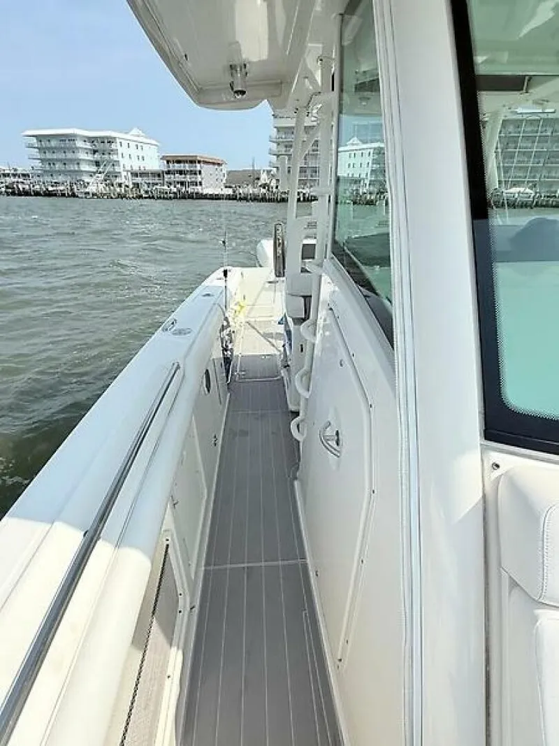 Slide: The Image of 0005366098 - 5632528