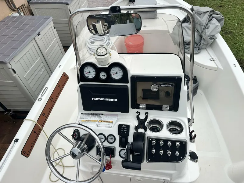 Slide: The Image of NauticStar 2140 Sport Shallow Bay 2020 - 5635405