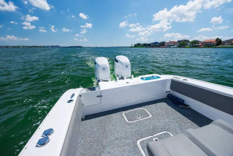 Slide: The Image of 2022 Cape Horn 31 T - 5633480