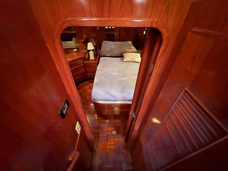 Slide: The Image of Aquarius 45 1988 - 5634607