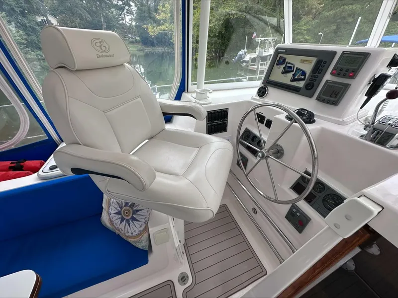 Slide: The Image of Endeavour Trawler Cat 36 2002 - 5639493