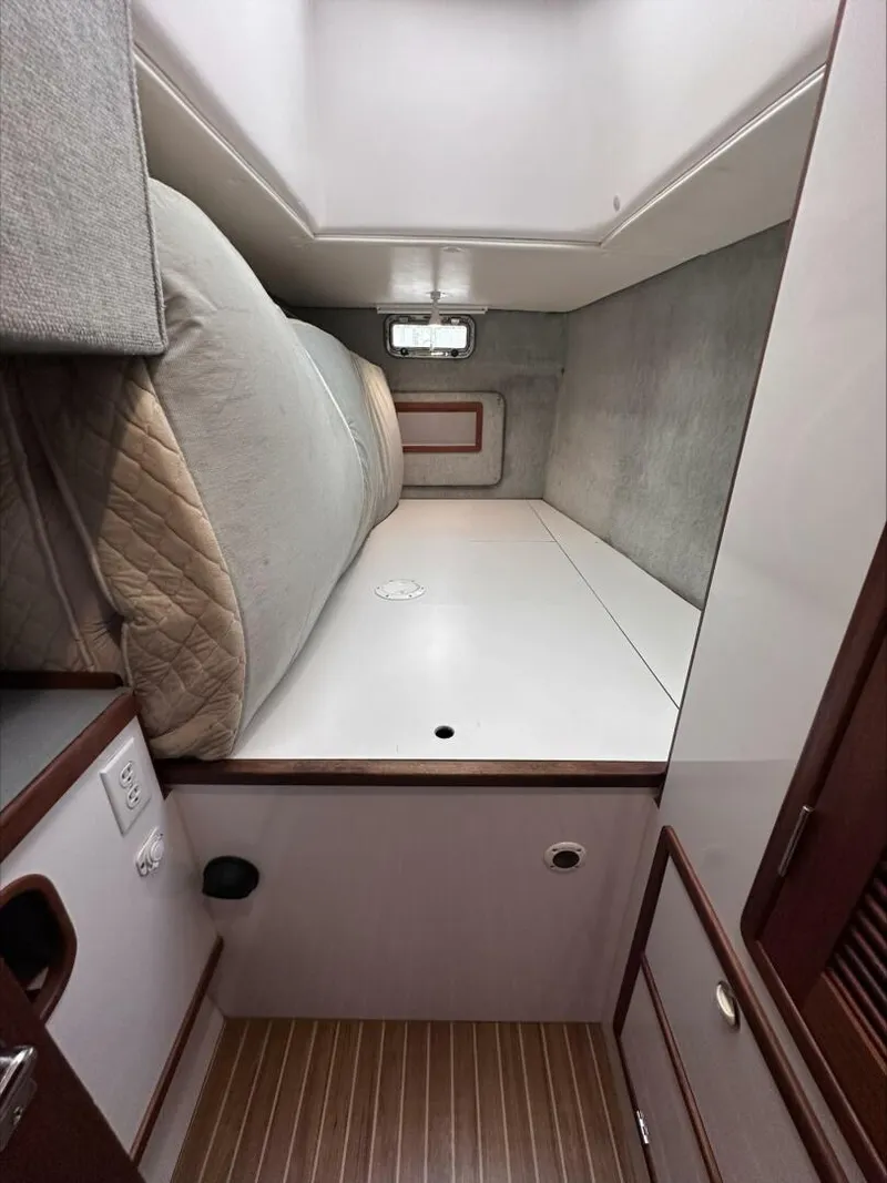 Slide: The Image of Endeavour Trawler Cat 36 2002 - 5639512