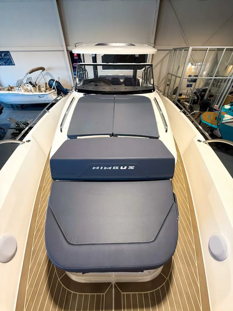 Slide: The Image of Nimbus T11 2022 - 5635912