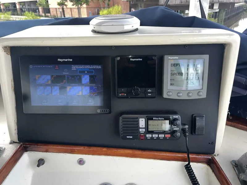 Slide: The Image of Grand Banks 42 Classic 1979 - 5798207