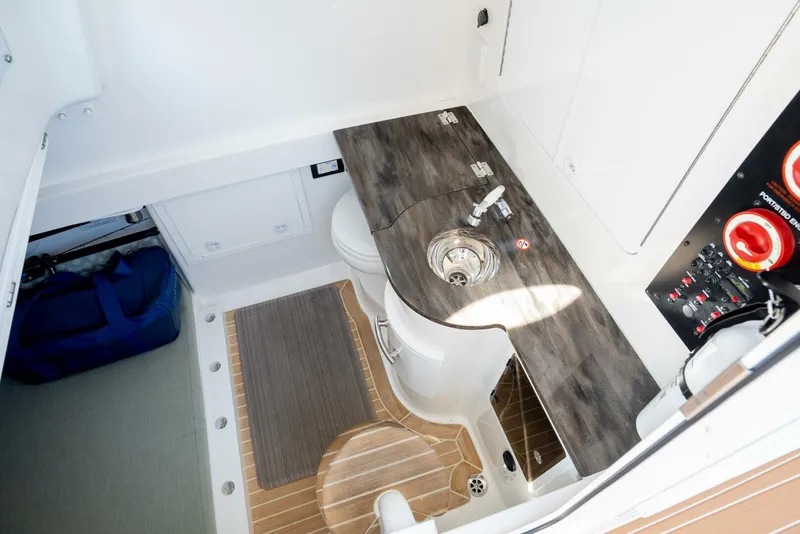 Slide: The Image of Regulator Marine 34 2021 - 5636701