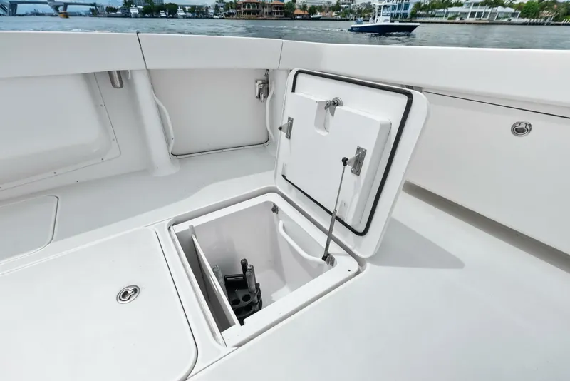 Slide: The Image of 2006 Viking 68 Enclosed Bridge - 5636846