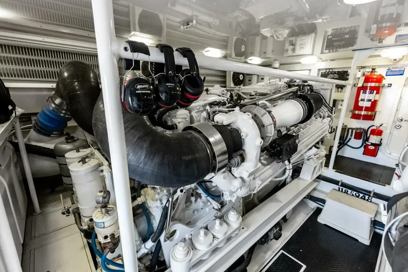 Slide: The Image of 2006 Viking 68 Enclosed Bridge - 5636855